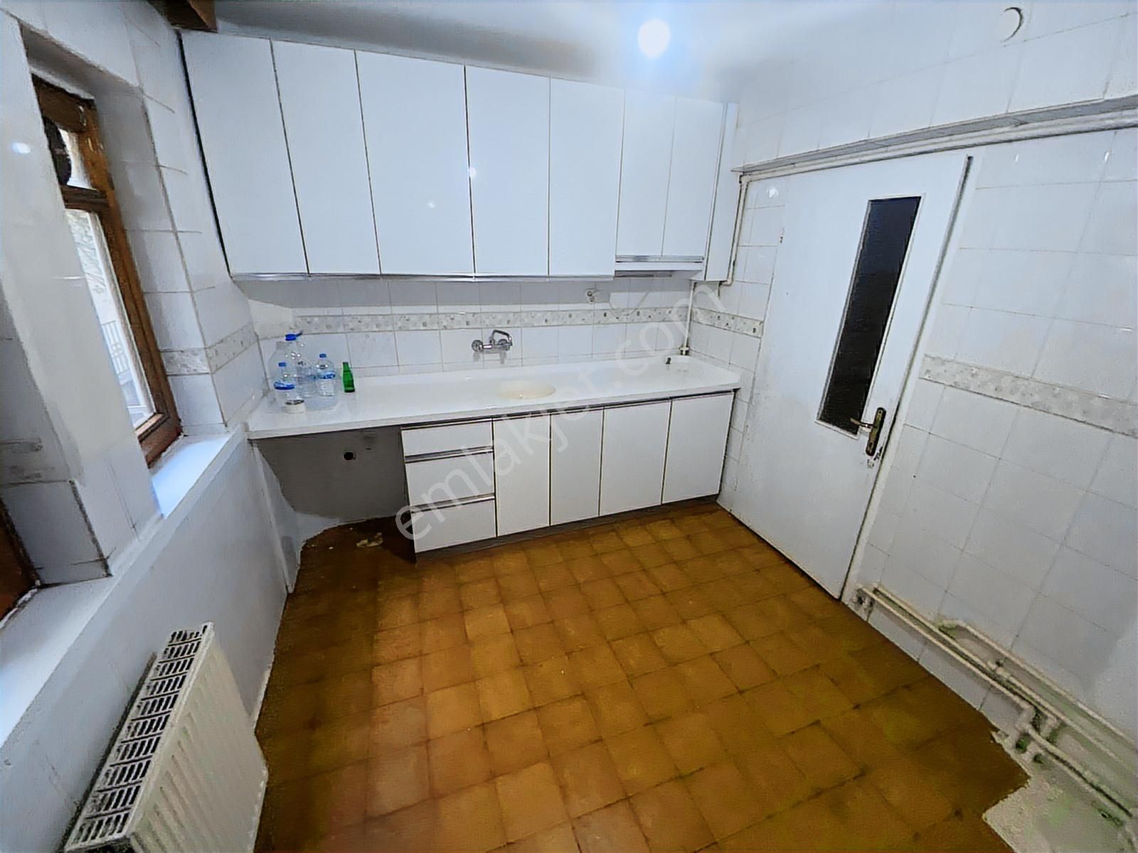 Kuttaş'tan Y.giriş İçi Yapılı 3+1 Arka 110 M2 Metro Karşısı Kom - Görsel 9