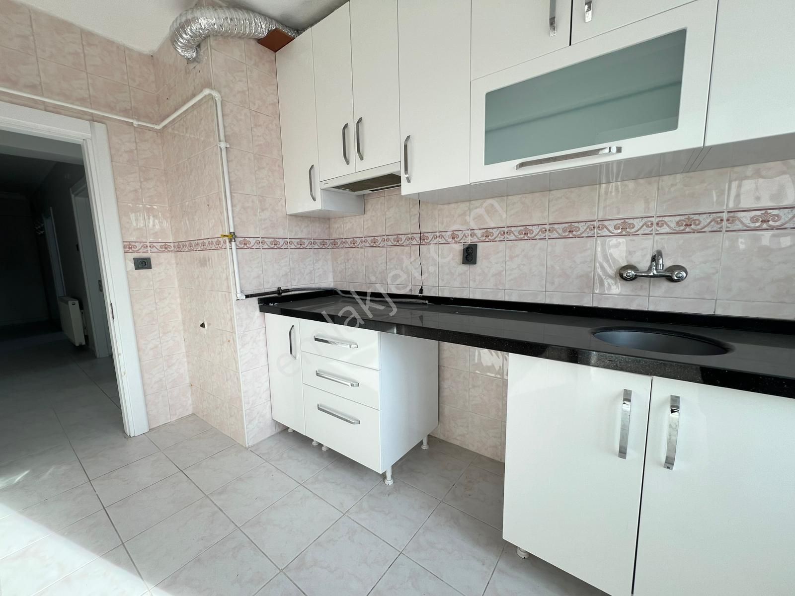 Engin Emlak'tan Hicret Cami Yanın'da 3+1 Masrafsız Daire - Görsel 3