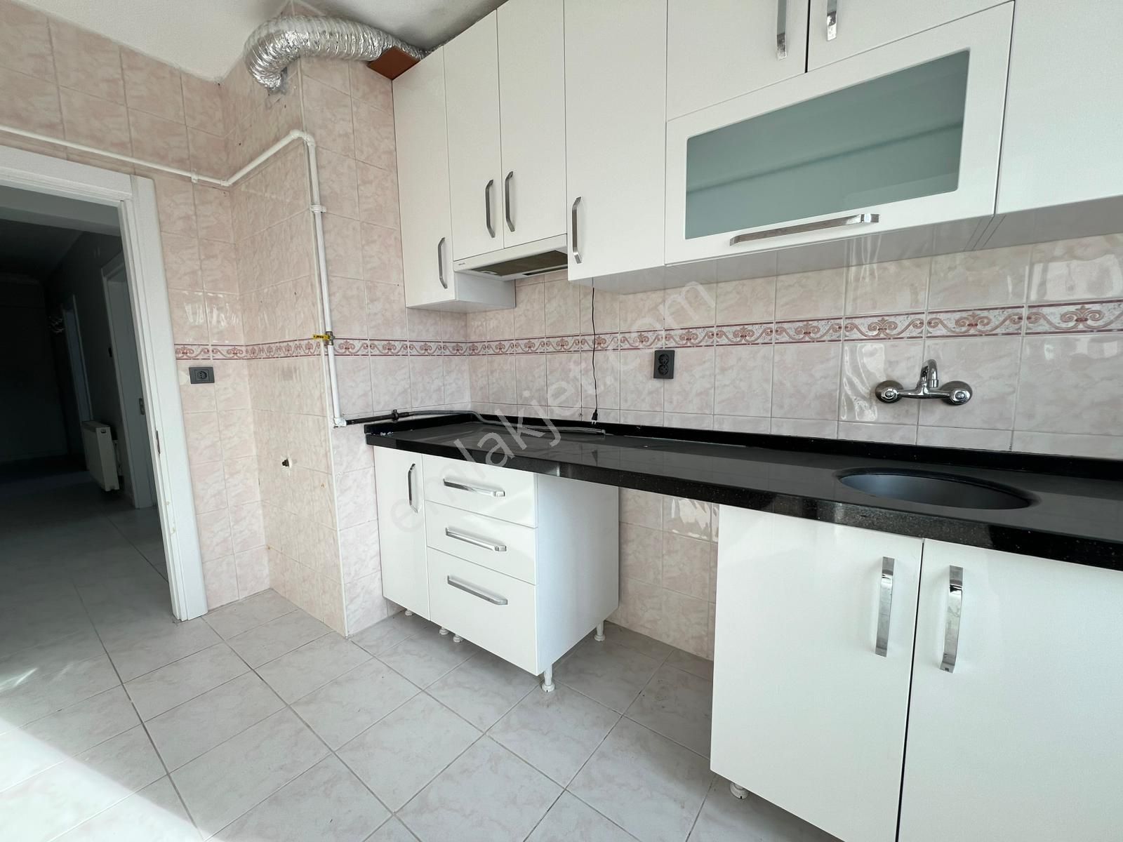 Engin Emlak'tan Hicret Cami Yanın'da 3+1 Masrafsız Daire - Görsel 4