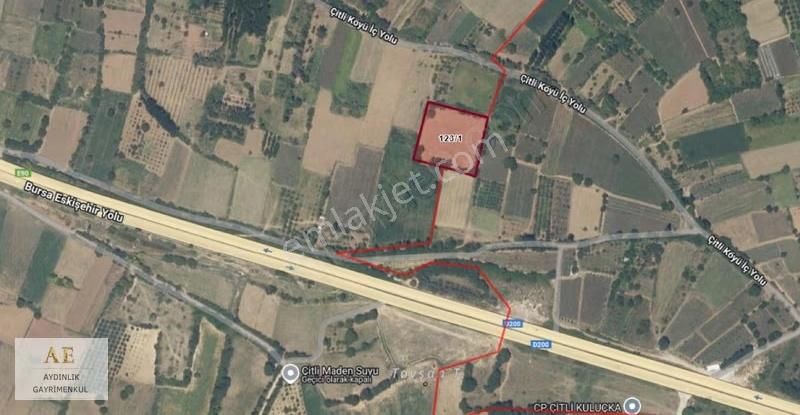 İnegöl Kınık Mahallesinde Satılık 5. 600m² Tarla