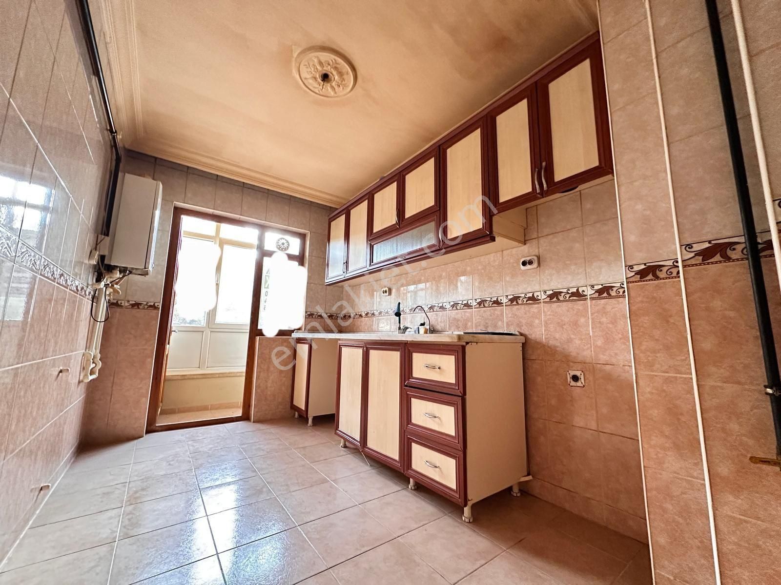 Karapürçek. Köroglu Parkı Elfida Cafe Yakını 2+1 Y.giriş A.daire Var - Görsel 2