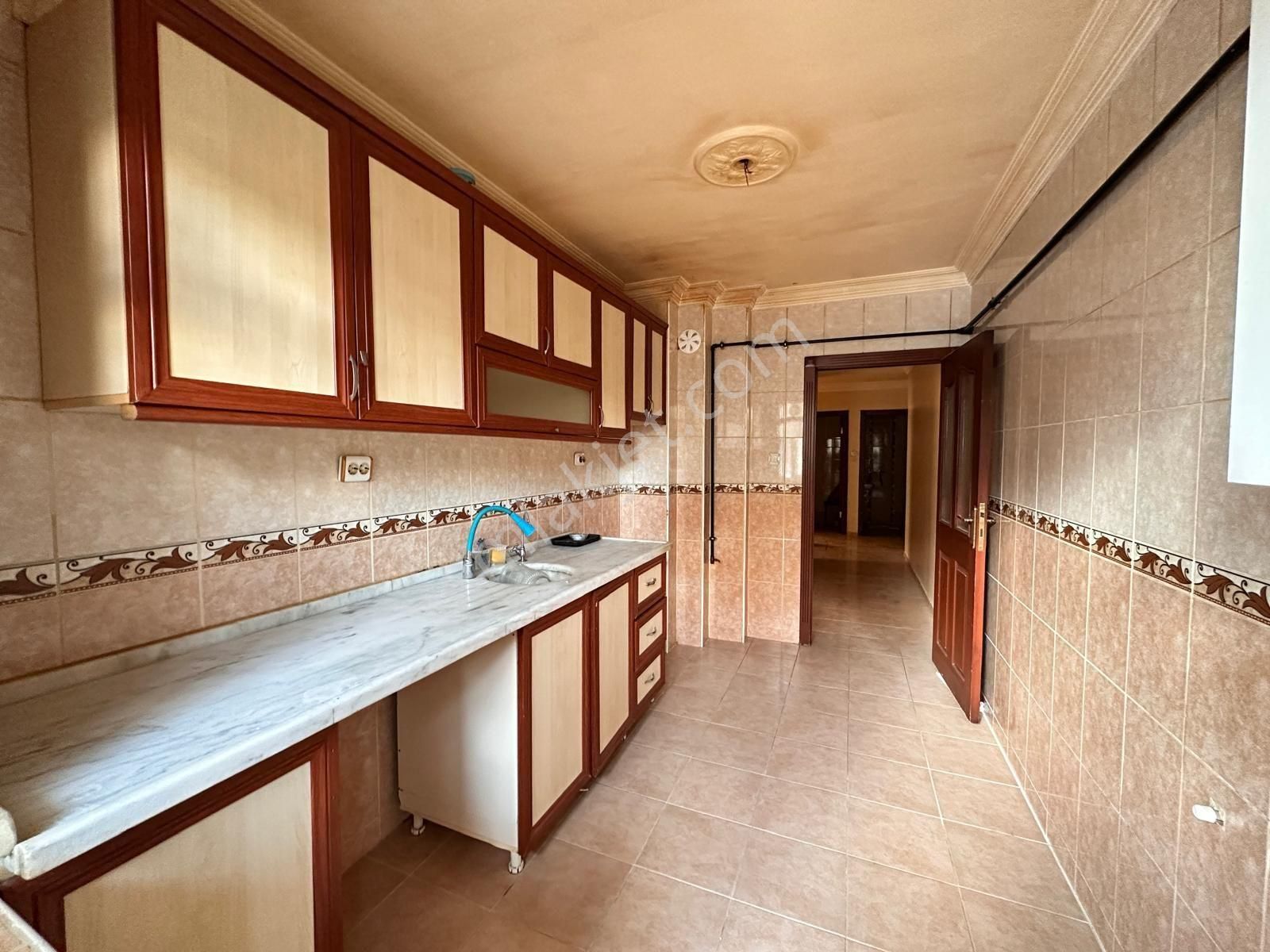 Karapürçek. Köroglu Parkı Elfida Cafe Yakını 2+1 Y.giriş A.daire Var - Görsel 3