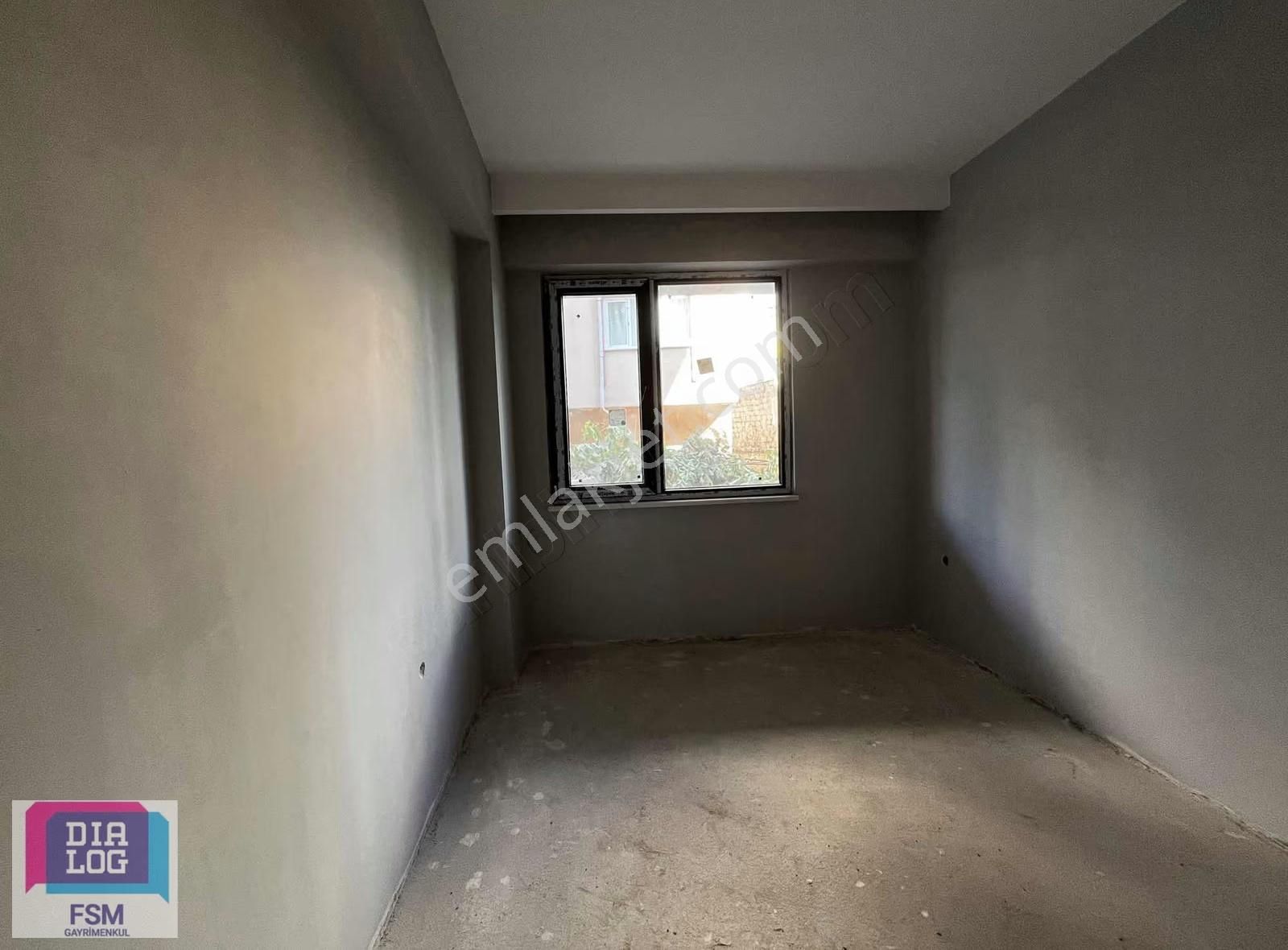 İstiklal'de Sıfır 2+1 Ayrı Mutfaklı Bahçe Katı