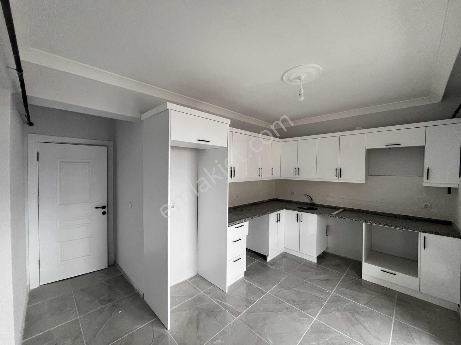 Akdoğanlardan İstasyonda Site İçinde Arakat İskanlı Satılık 3+1