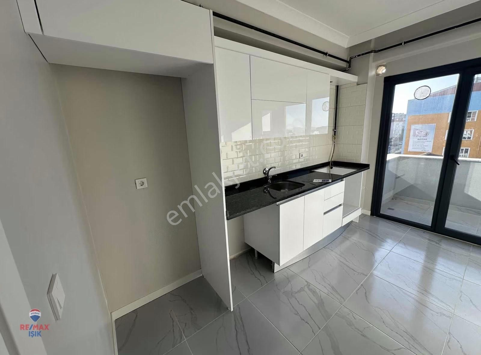 Sultanbeylı Merkezde Beşıncı Katta 2 + 1 Acıl Satılık Araka - Görsel 22