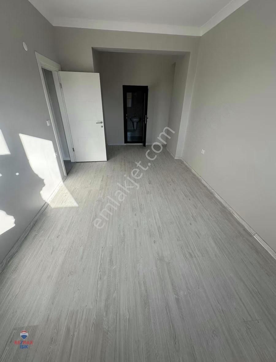 Sultanbeylı Merkezde Beşıncı Katta 2 + 1 Acıl Satılık Araka - Görsel 3