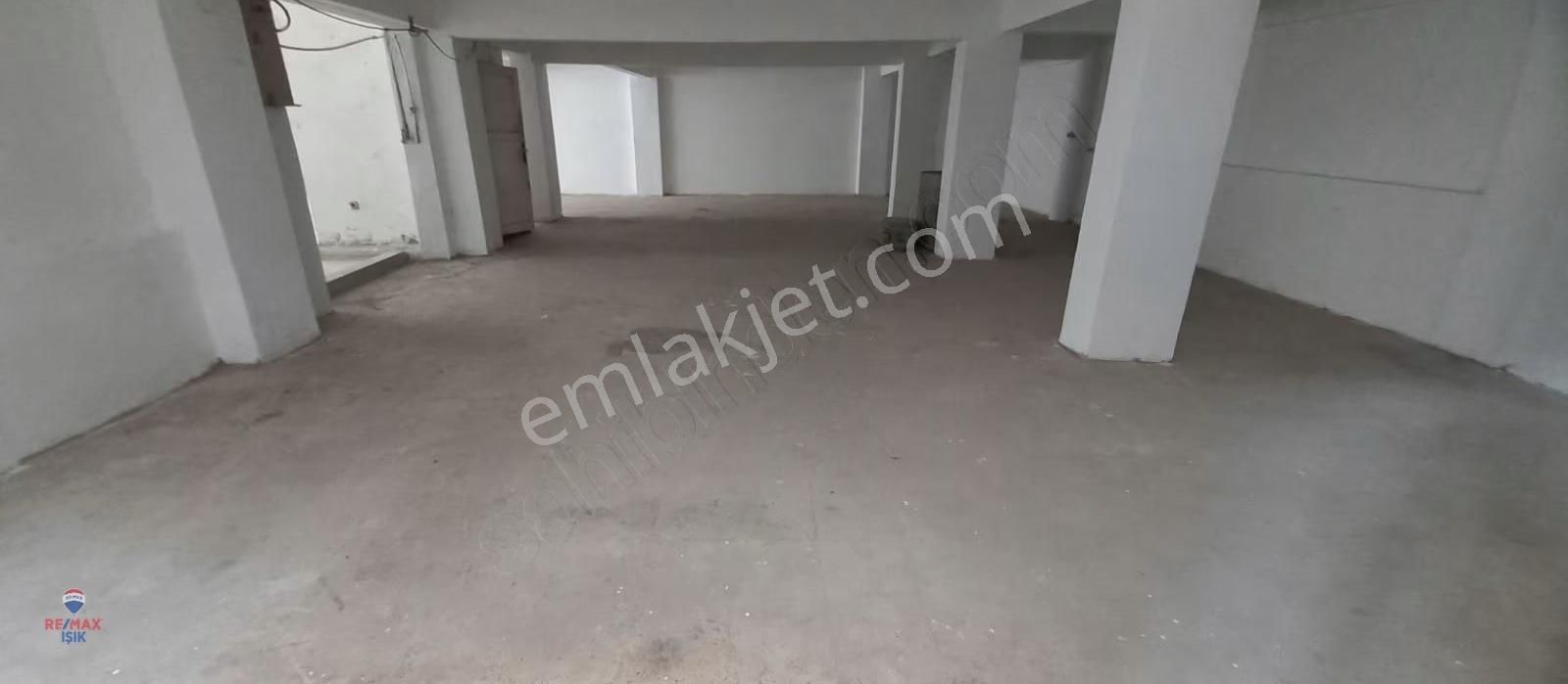 Önüne Araç Yanaşır 250 M² Tek Parça Yedpa'ya Yakın Düz Giriş - Görsel 10