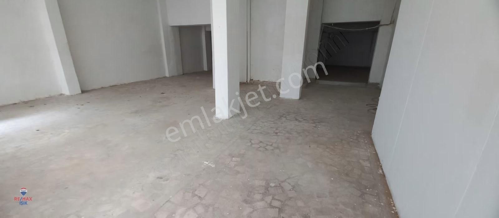 Önüne Araç Yanaşır 250 M² Tek Parça Yedpa'ya Yakın Düz Giriş - Görsel 8