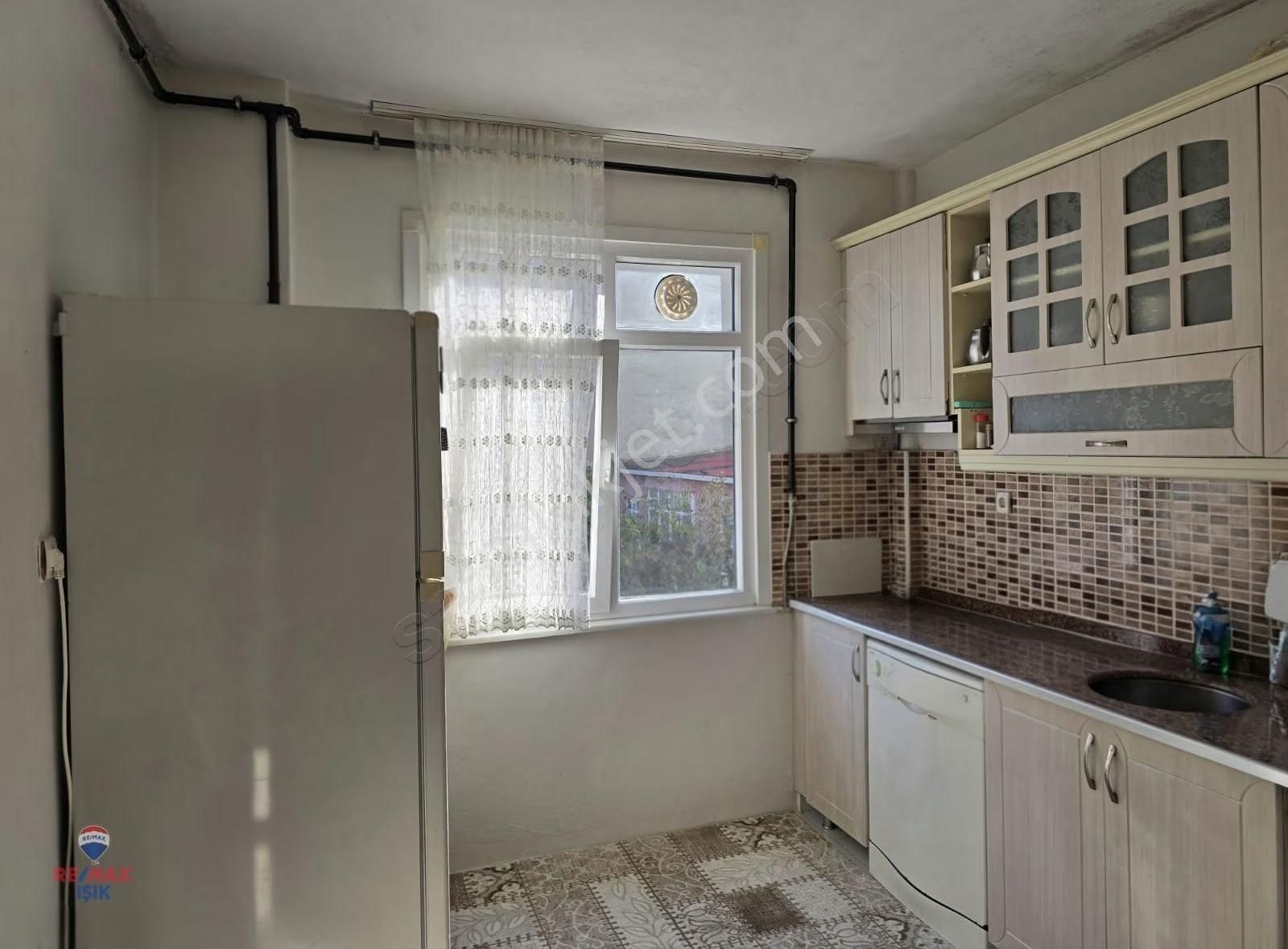 Sultanbeyli De 100m2 Geniş Bakımlı Ev 2+1 - Görsel 14