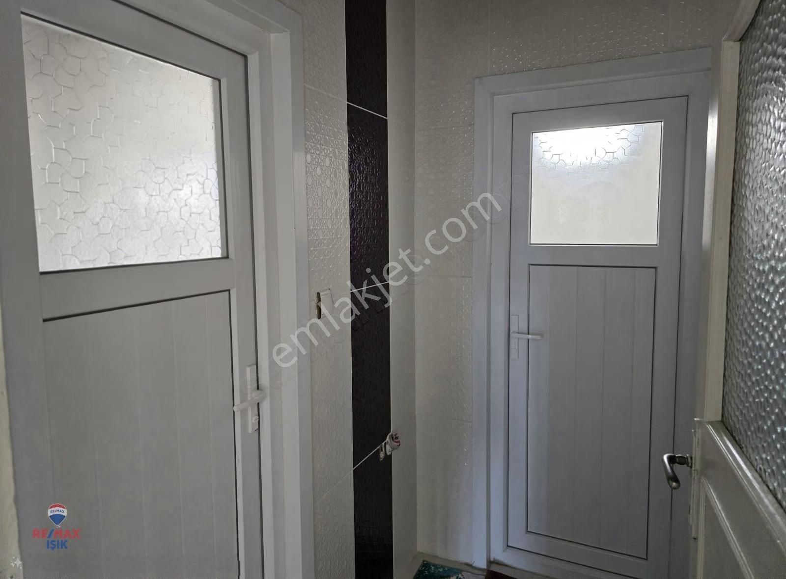 Sultanbeyli De 100m2 Geniş Bakımlı Ev 2+1 - Görsel 7