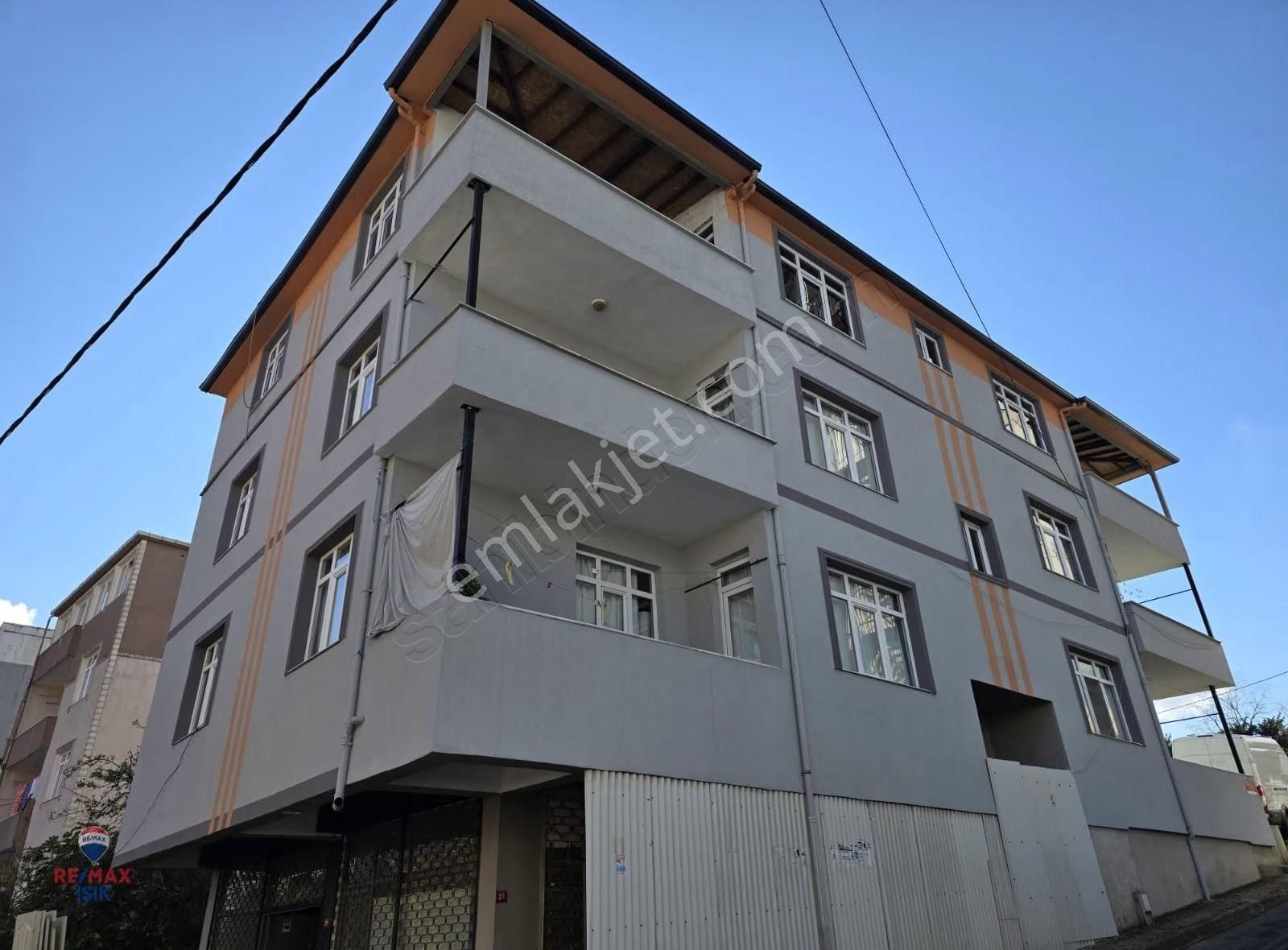 Sultanbeyli De 100m2 Geniş Bakımlı Ev 2+1