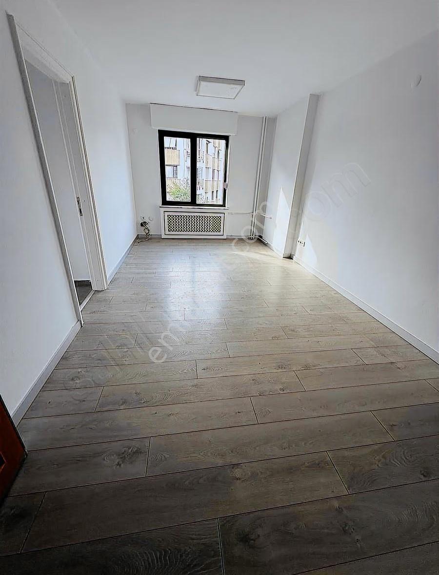 Fulya Ortaklar Caddesinde 3 + 1 Kiralık Ofis Katı 130 M2 - Görsel 16