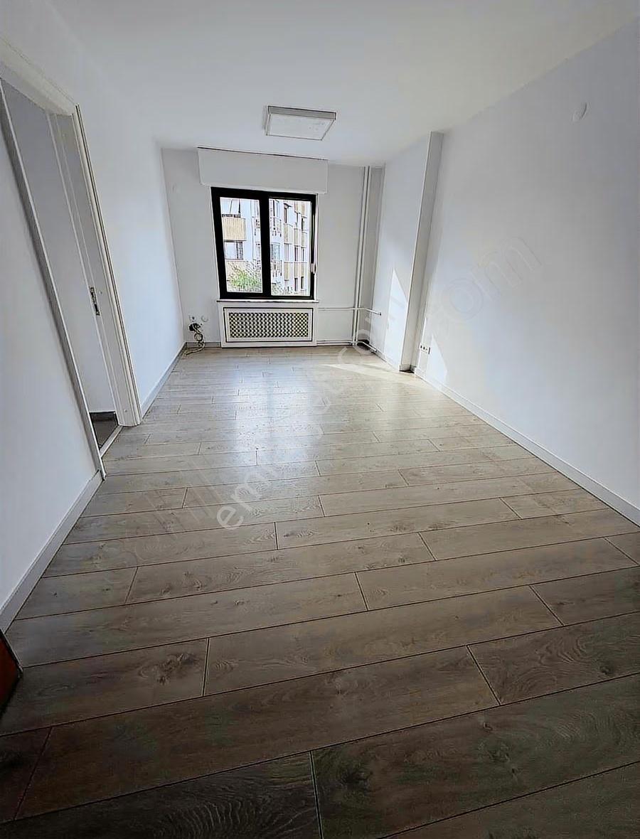 Fulya Ortaklar Caddesinde 3 + 1 Kiralık Ofis Katı 130 M2 - Görsel 11