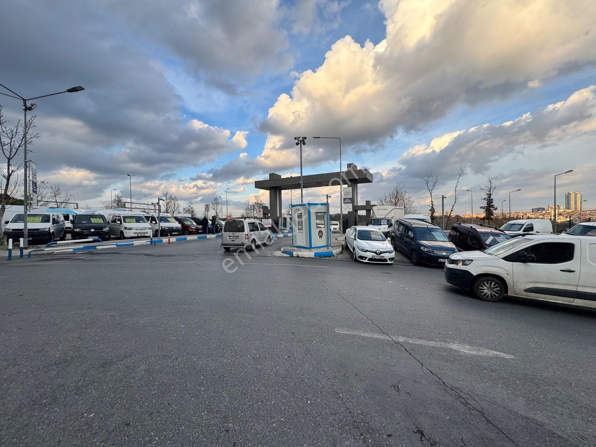 İstoç Oto Ticaret Merkezinde N Blok Merkezi Konum Satılık Dükkan - Görsel 8