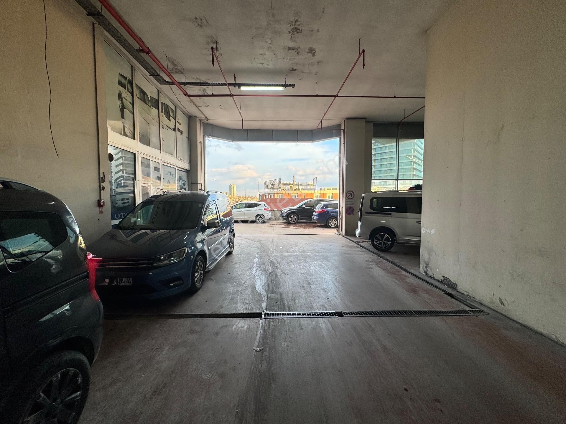 İstoç Oto Ticaret Merkezinde N Blok Merkezi Konum Satılık Dükkan - Görsel 10