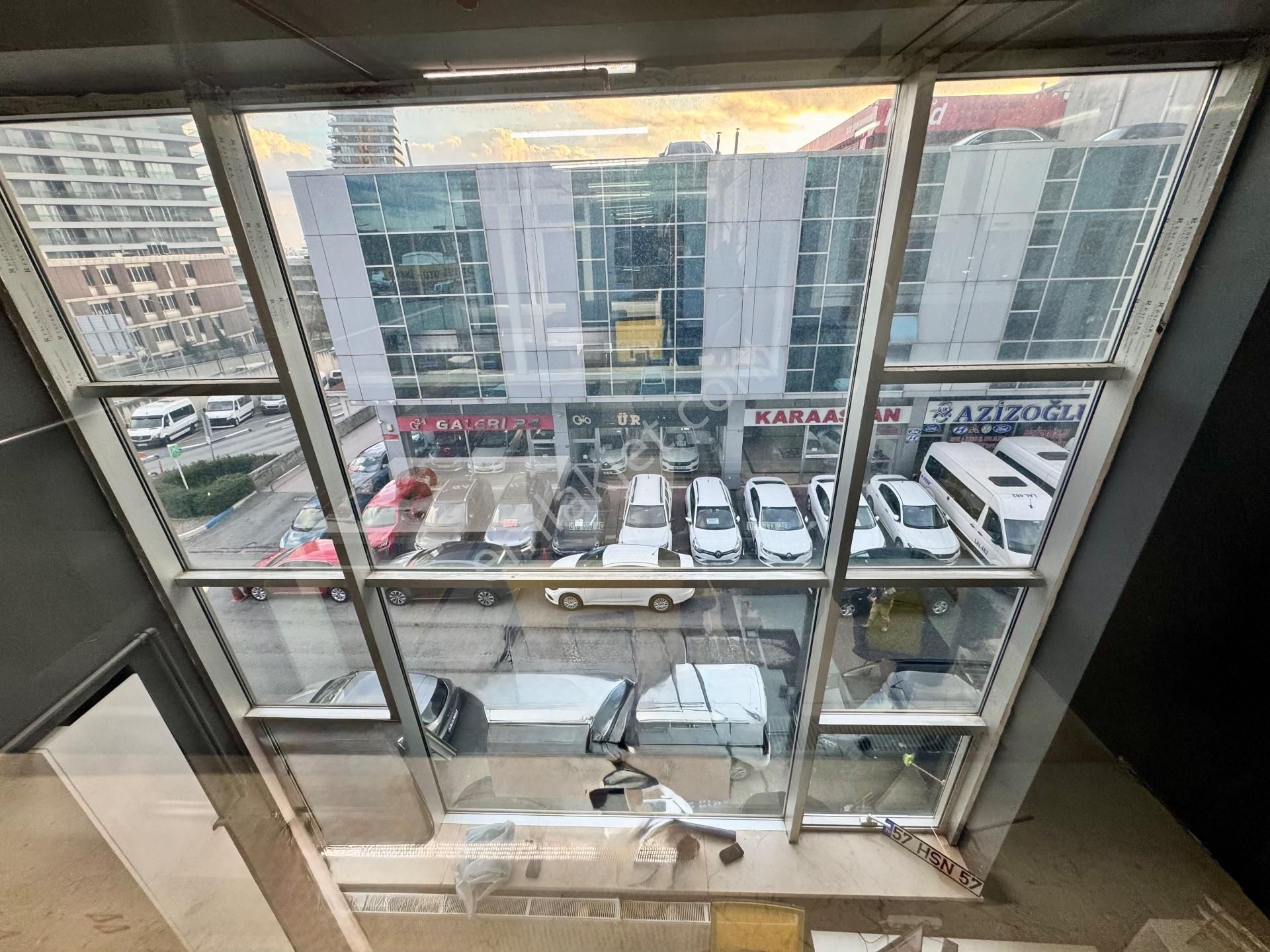 İstoç Oto Ticaret Merkezinde N Blok Merkezi Konum Satılık Dükkan - Görsel 23