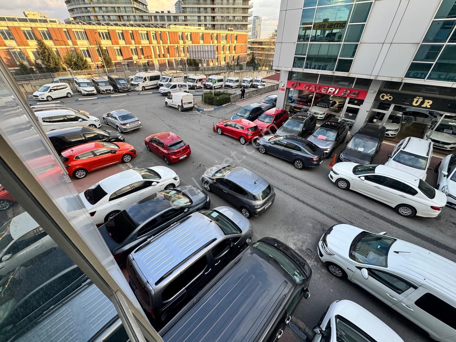 İstoç Oto Ticaret Merkezinde N Blok Merkezi Konum Satılık Dükkan - Görsel 13