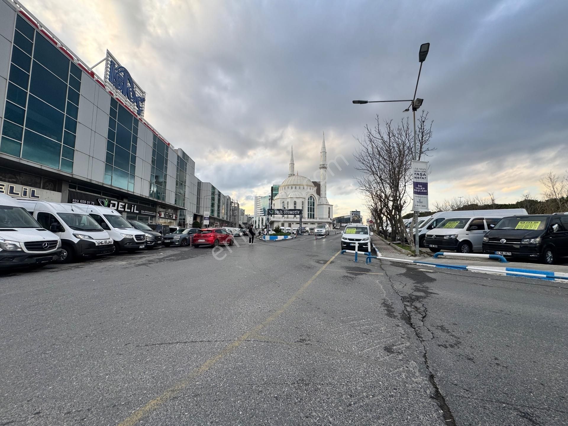 İstoç Oto Ticaret Merkezinde N Blok Merkezi Konum Satılık Dükkan - Görsel 3