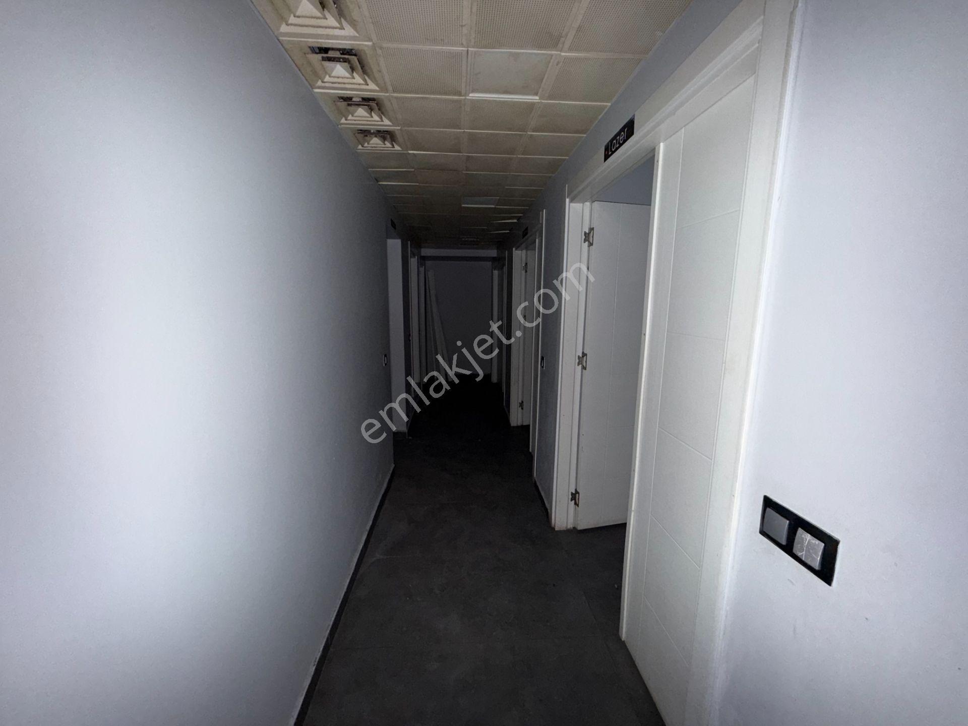 Toros Caddesinde 220 M2 Zemim+bodrum İskanlı Kiralık İşyeri - Görsel 10