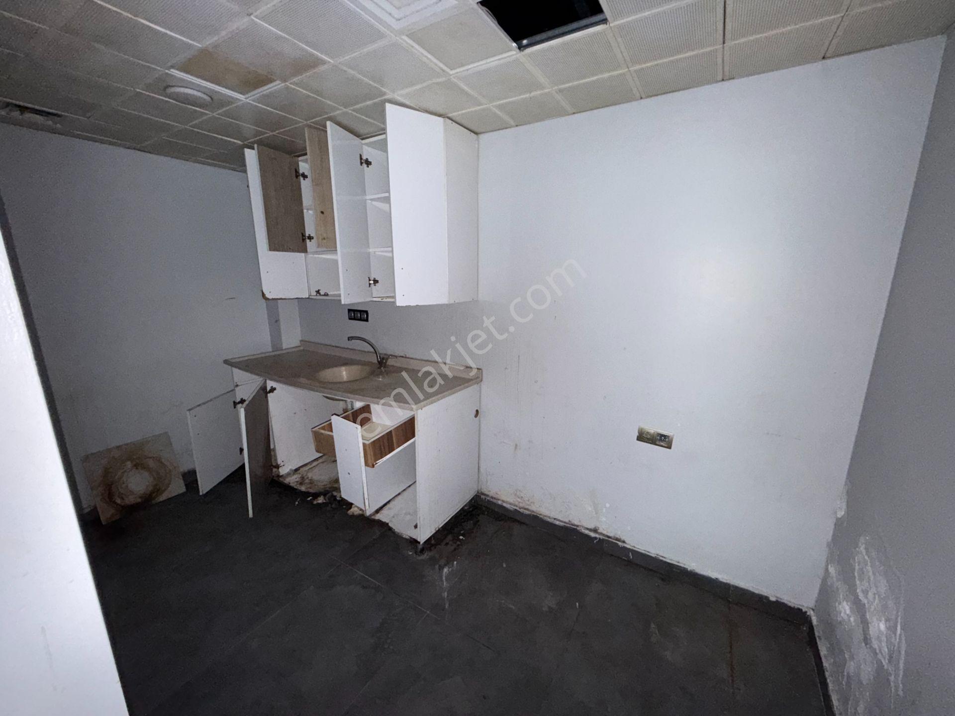 Toros Caddesinde 220 M2 Zemim+bodrum İskanlı Kiralık İşyeri - Görsel 12