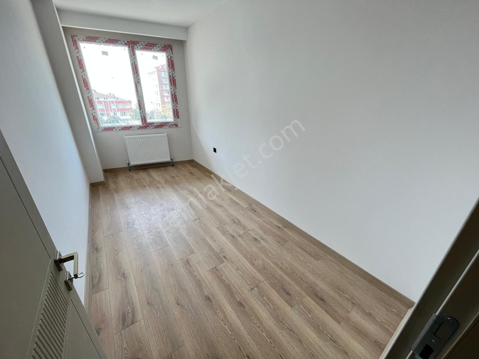 Has Seba'dan Cumhuriyetde 2+1 95m2 Göl Manzaralı Lüx Satılık Arakat Daire - Görsel 14