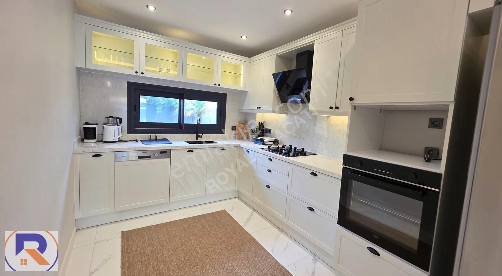 Royalden Denize Yürüme Mesafesinde 3+1 Satılık Villa - Görsel 18