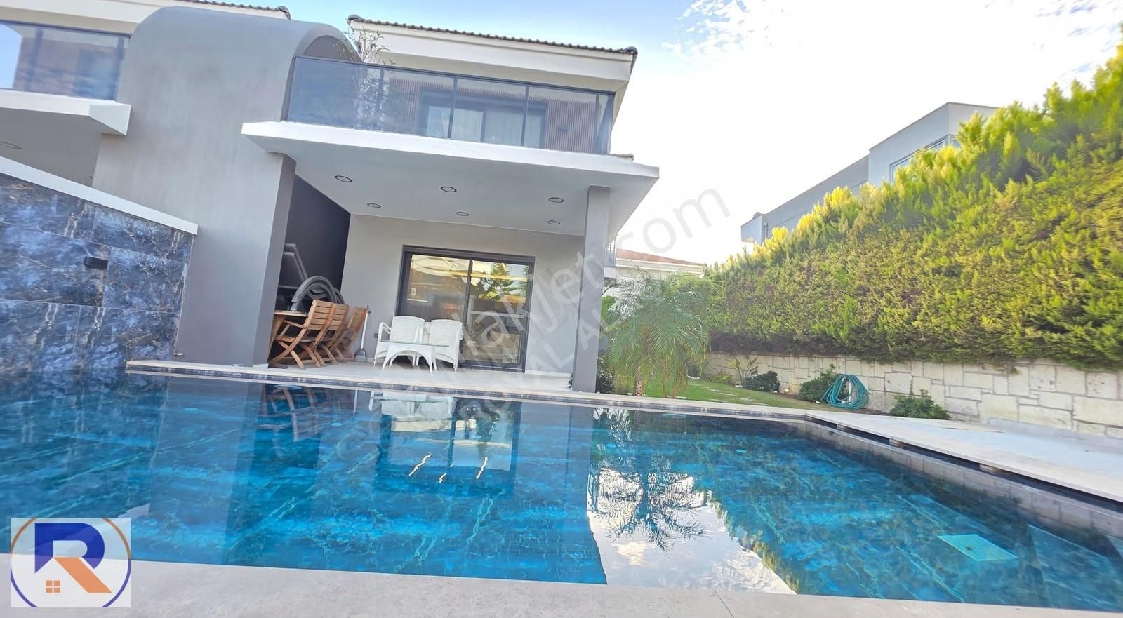 Royalden Denize Yürüme Mesafesinde 3+1 Satılık Villa - Görsel 24