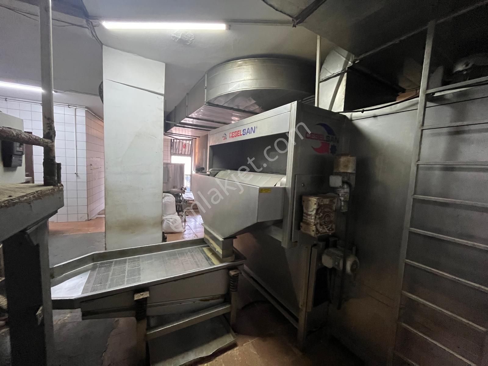 Trabzon'da Satılık Komple Ticari Bina - Görsel 24