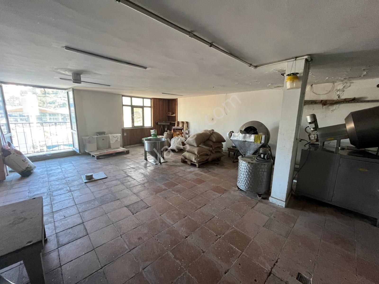 Trabzon'da Satılık Komple Ticari Bina - Görsel 21