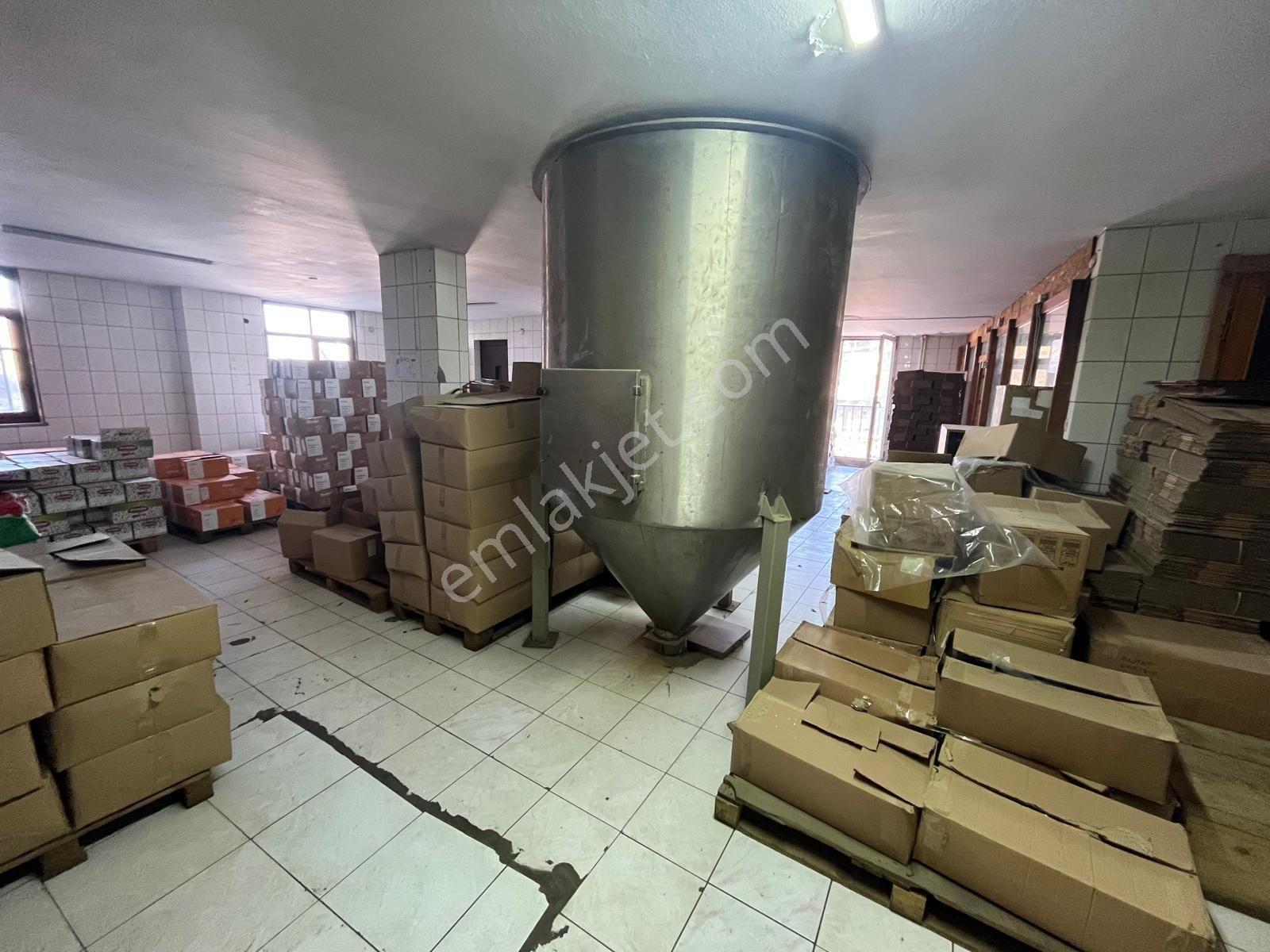 Trabzon'da Satılık Komple Ticari Bina - Görsel 25