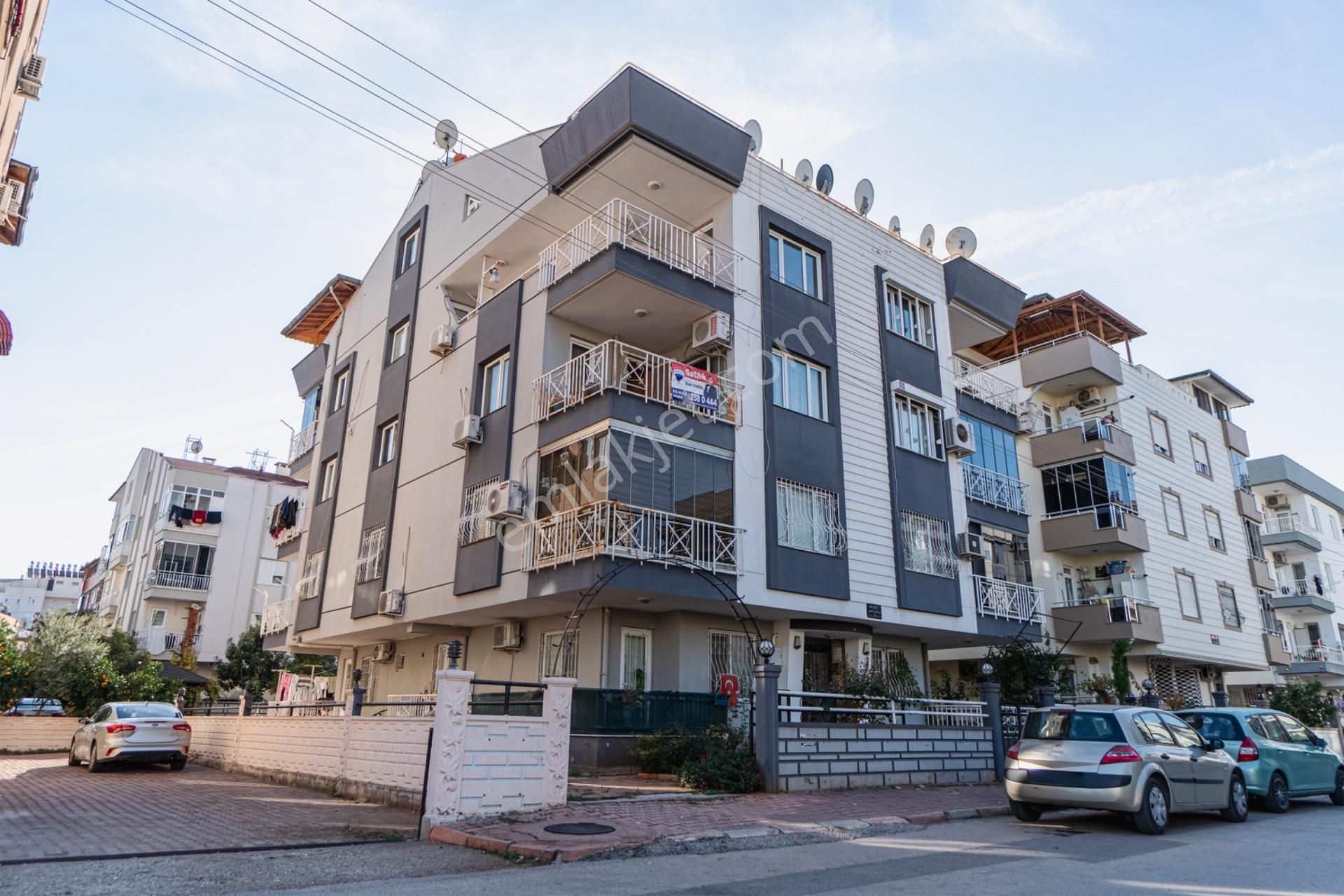 Konyaaltı Toros Mah Üniversite Yakını Arakat Geniş 3+1