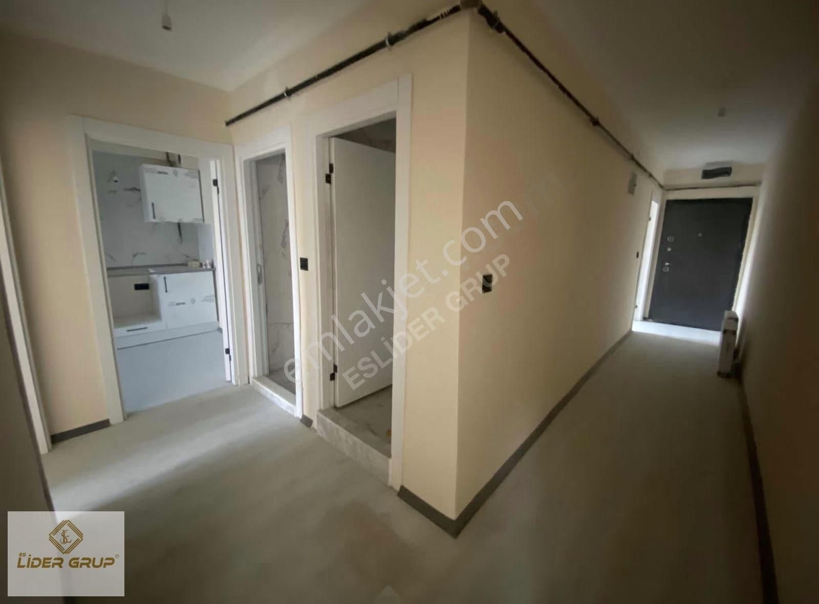 [eslider] Orhan Oğuz Cd.si Yakını Özel Garajlı Satılık 2+1