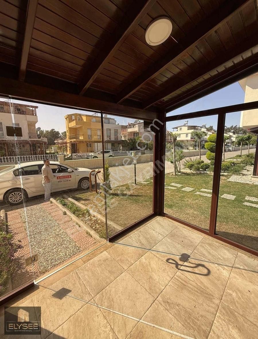 Kuşadası Davutlar Sahilinde 3+1 Site İçerisinde Havuzlu Villa - Görsel 3
