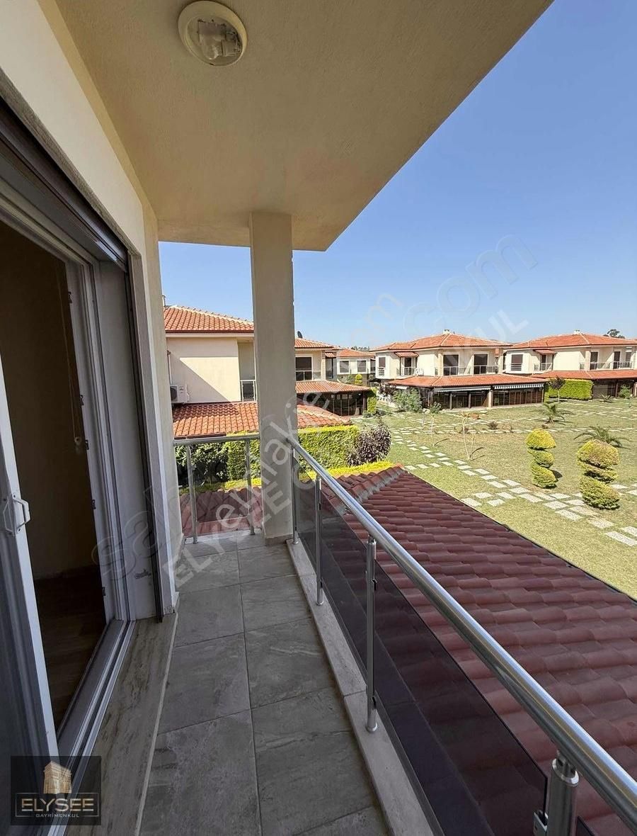 Kuşadası Davutlar Sahilinde 3+1 Site İçerisinde Havuzlu Villa - Görsel 13