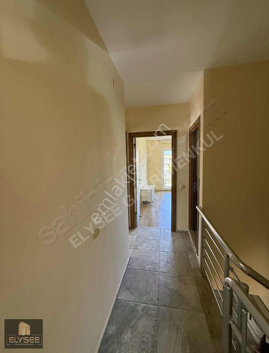 Kuşadası Davutlar Sahilinde 3+1 Site İçerisinde Havuzlu Villa - Görsel 5