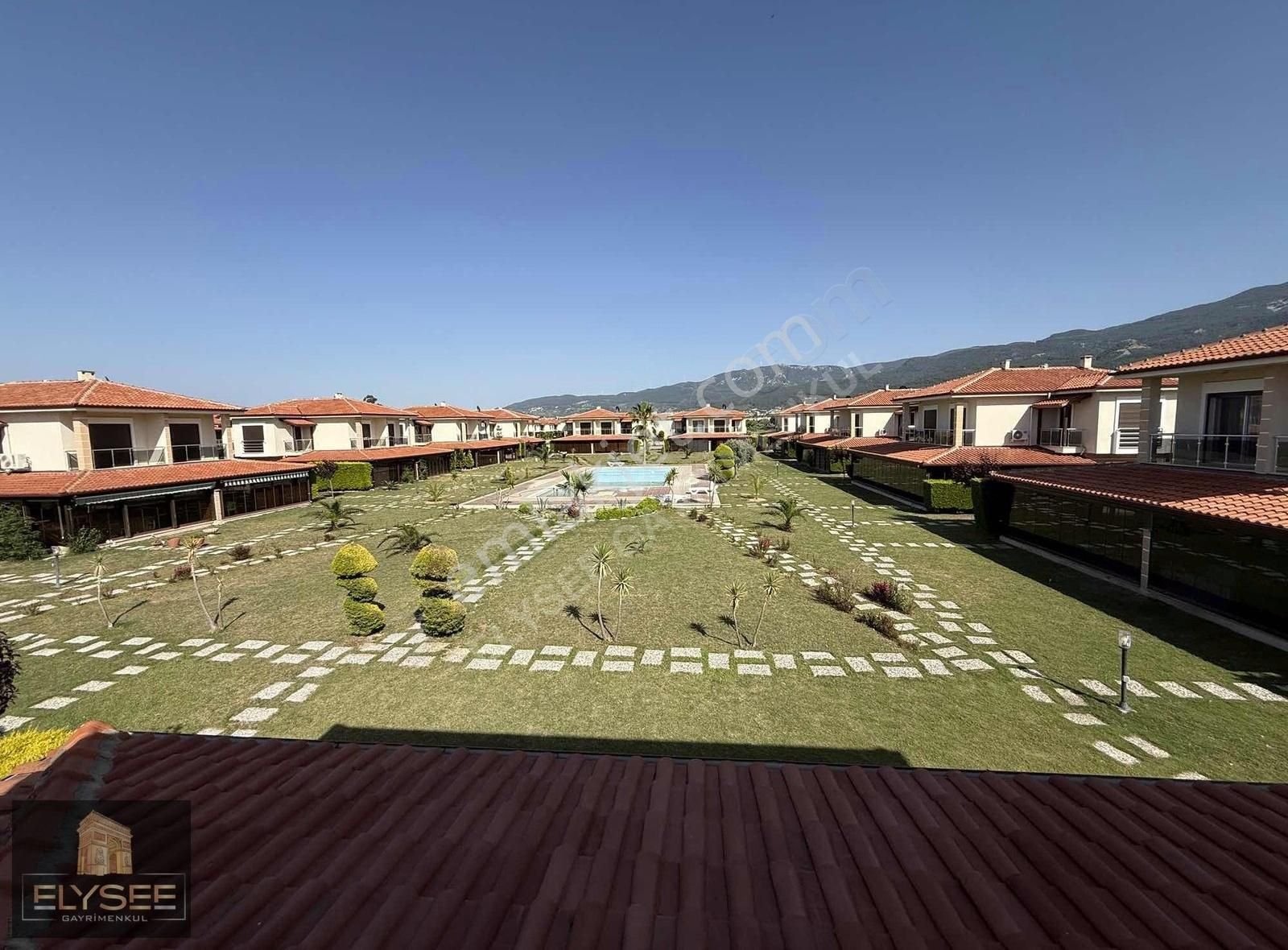 Kuşadası Davutlar Sahilinde 3+1 Site İçerisinde Havuzlu Villa - Görsel 29