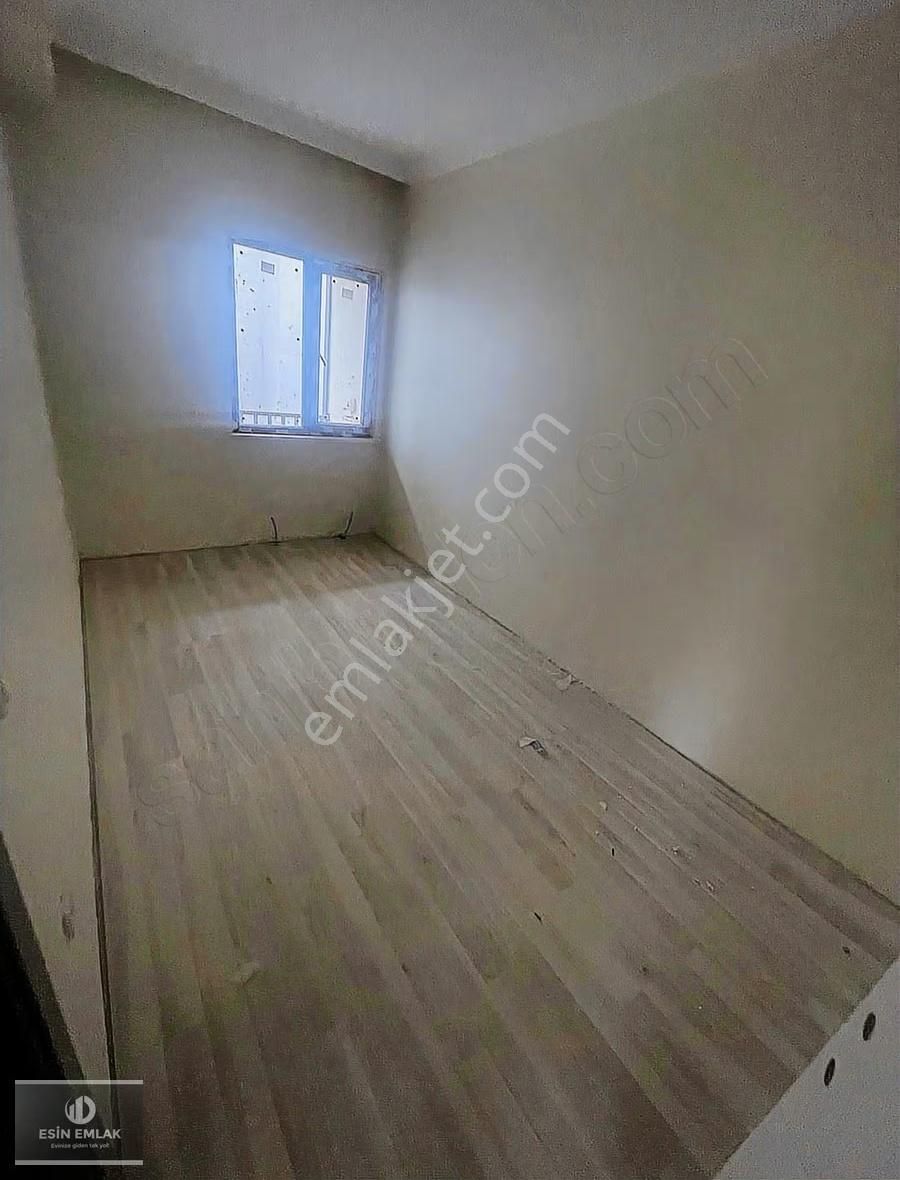 Topselvi'de Çarşıya Yakın Geniş Satılık Arakat 2+1 - Görsel 15