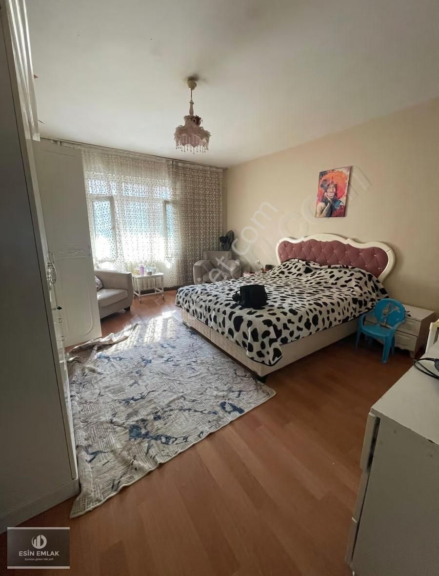 Çamçeşmede Merkezi Konumda Satılık 2+1 Daire