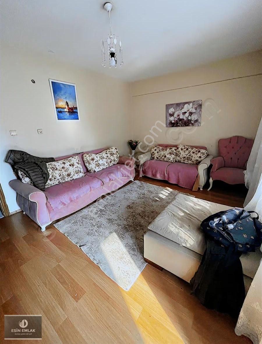 Çamçeşmede Merkezi Konumda Satılık 2+1 Daire - Görsel 16