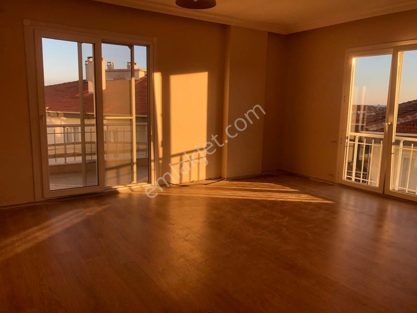 Ayvalık Sarımsaklı'da 3+1 Eşyasız Kiralık Daire - Görsel 3