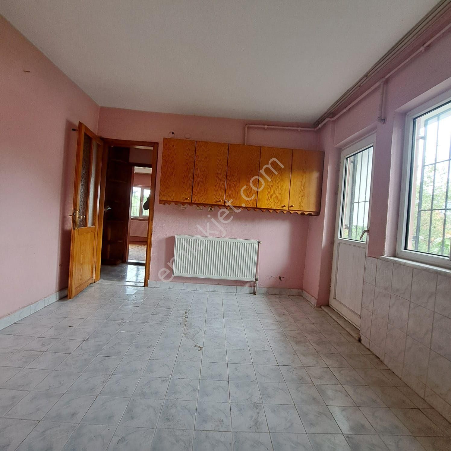 Pamukkale Akhan'da Satılık Müstakil Bina