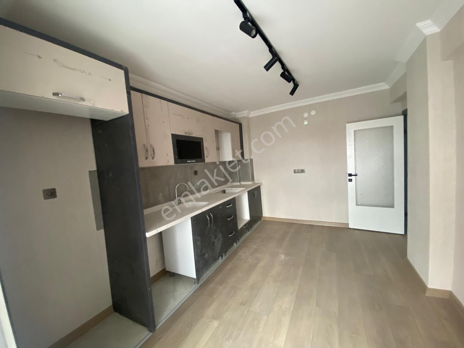 Marka Emlak'tan Ferudun Çelık Mahalesınde 6.katta 3+1 Ebeveyn Banyolu - Görsel 19