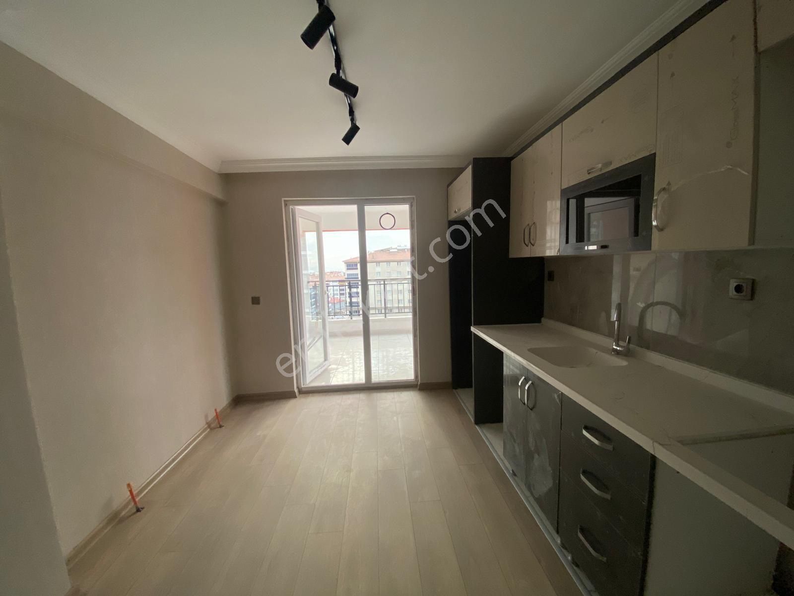 Marka Emlak'tan Ferudun Çelık Mahalesınde 6.katta 3+1 Ebeveyn Banyolu - Görsel 21