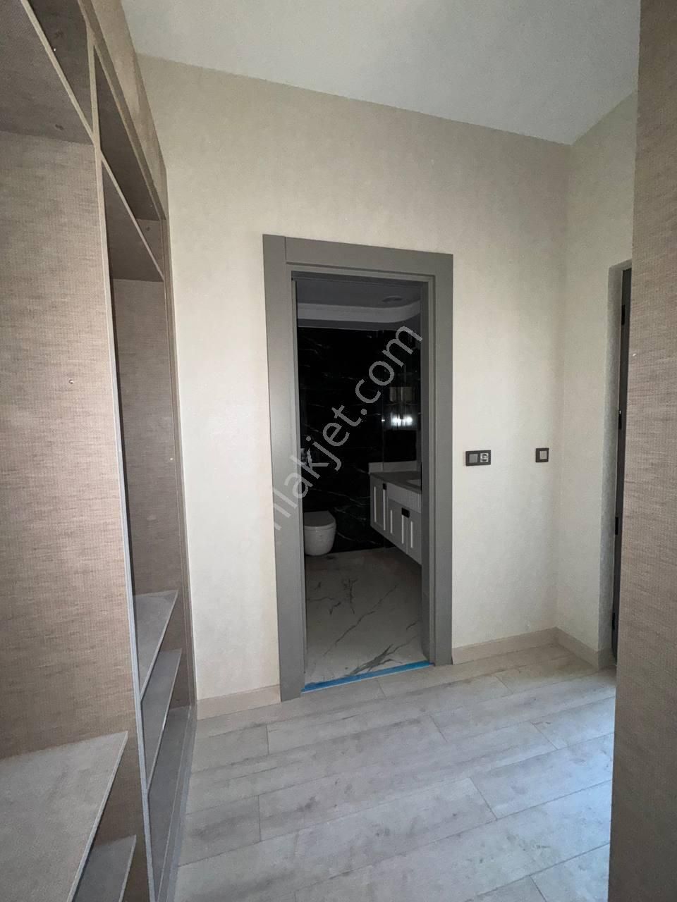 15 Temmuzun Prestijli Sitesinde Sıfır 4,5+1 Fırsat Daire - Görsel 27