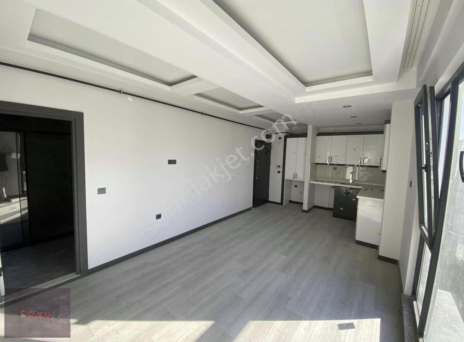 Emlakken'ten Ana Yola Sahile Yürüme Mesafe Cam Balkonlı 1+1 - Görsel 11