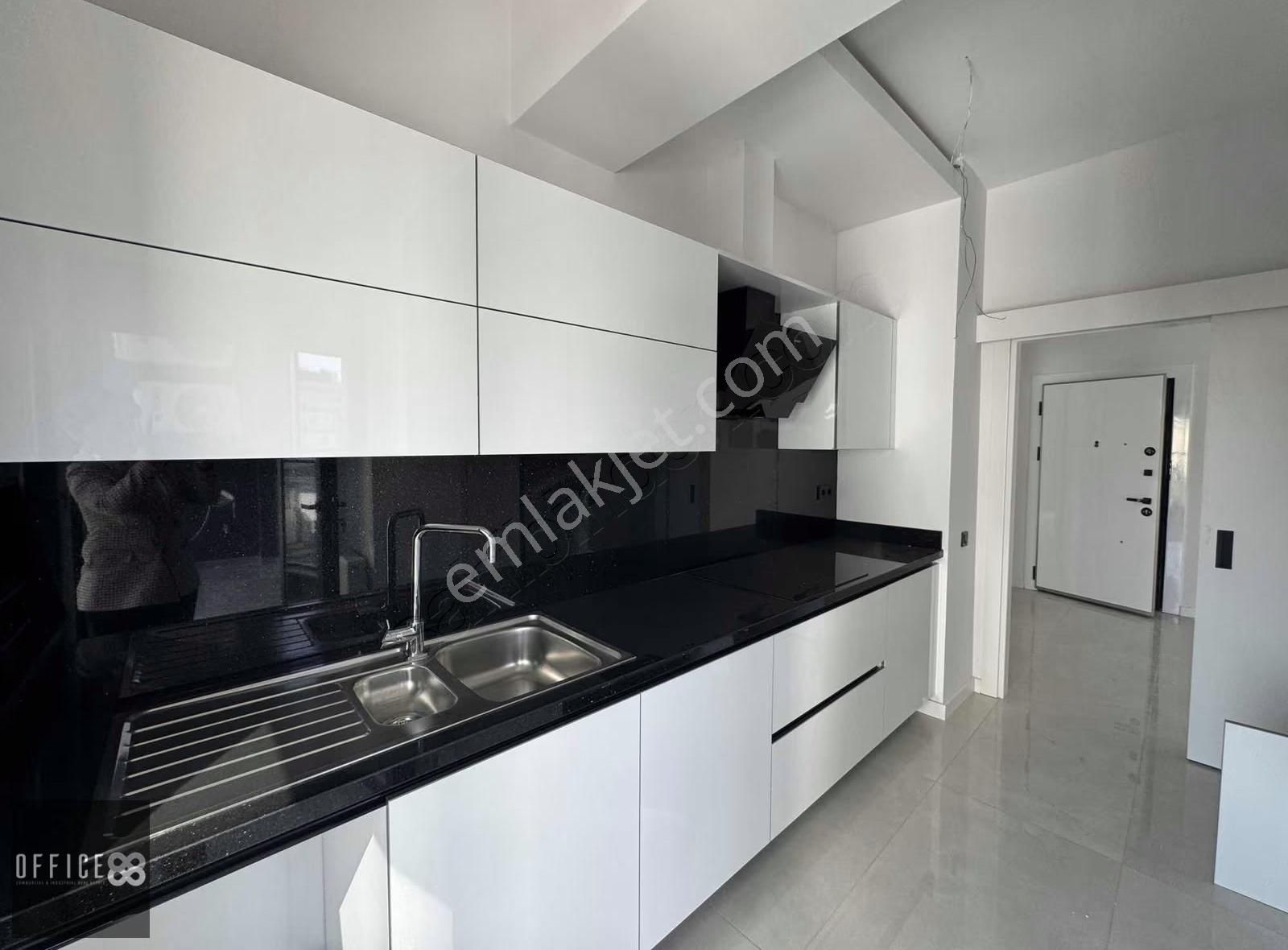 Trademark Tower'da Deniz Manzaralı, Havuzlu Güvenlikli Kiralık - Görsel 27