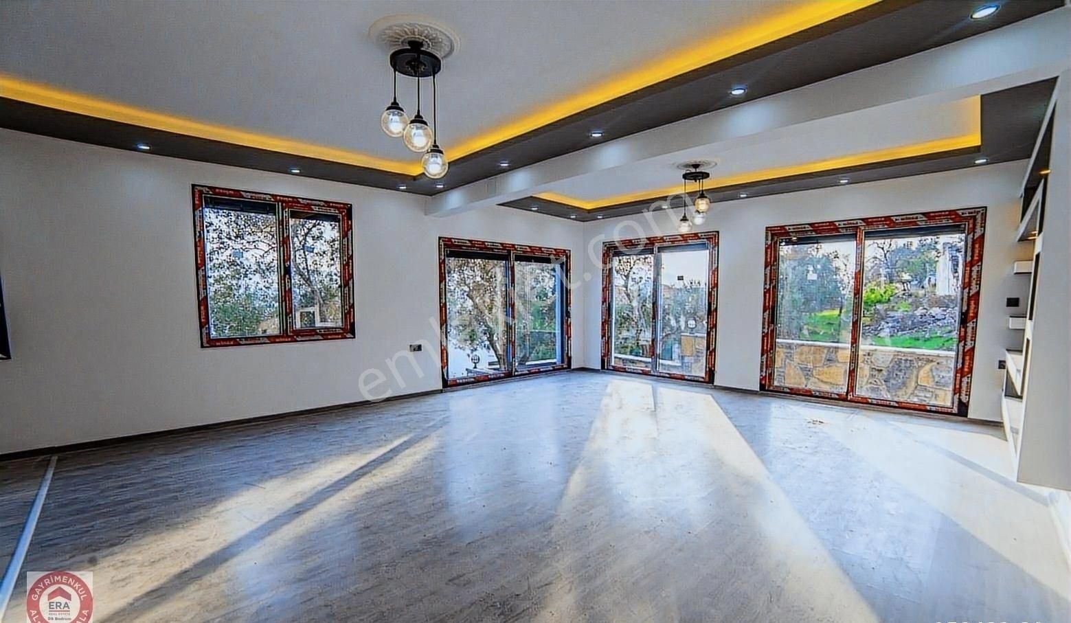 Meşelik'te 2+1 Müstakil Ev Ve 1100 M2 Tarla - Görsel 3