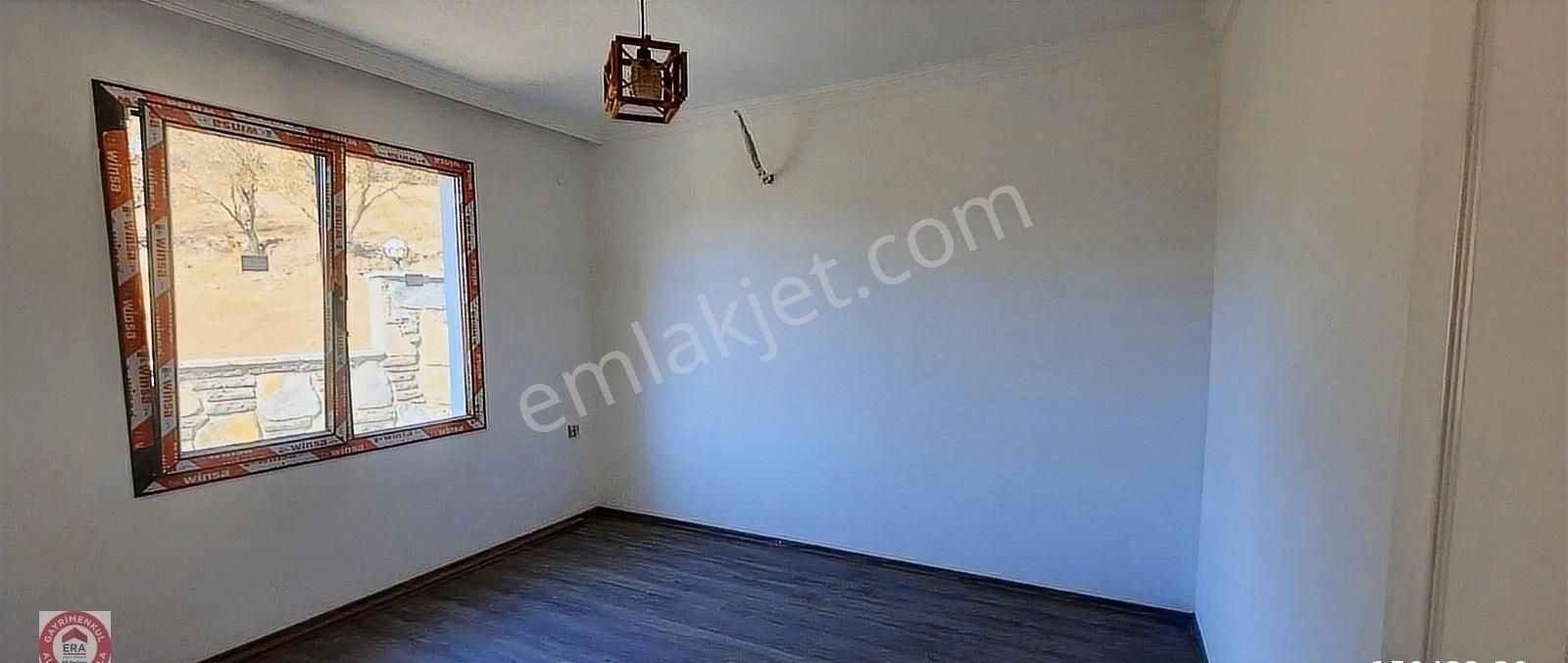 Meşelik'te 2+1 Müstakil Ev Ve 1100 M2 Tarla - Görsel 5