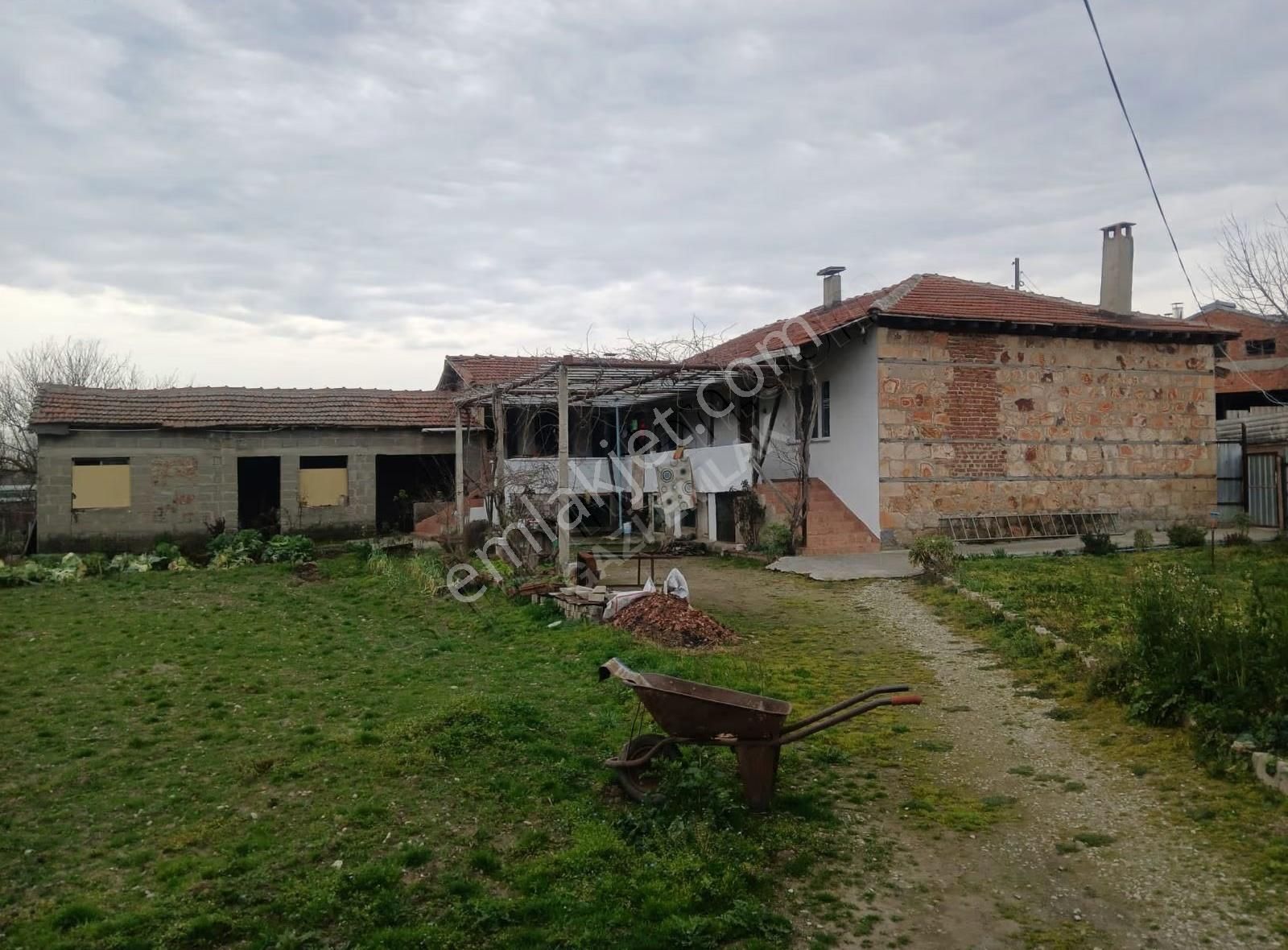 ""gazi Emlak""büyükpaşa Köyünde 2.108 M Arsa İçi 3 Daire + Ahır - Görsel 5