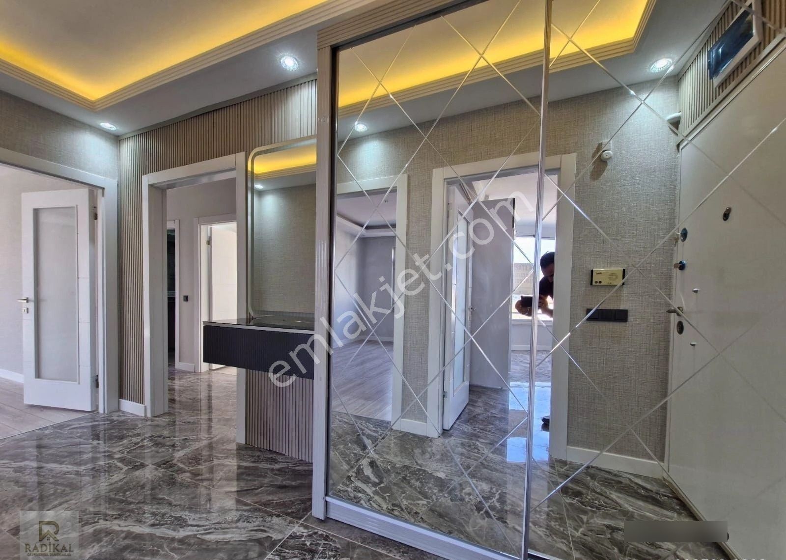 Birlik Mahallesi 467. Cadde Üzeri Katta 3+1 Satılık Full Yapılı Özel Mimari Daire ....... - Görsel 17